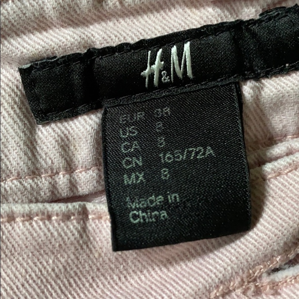Shorts - Picture 3 of 3